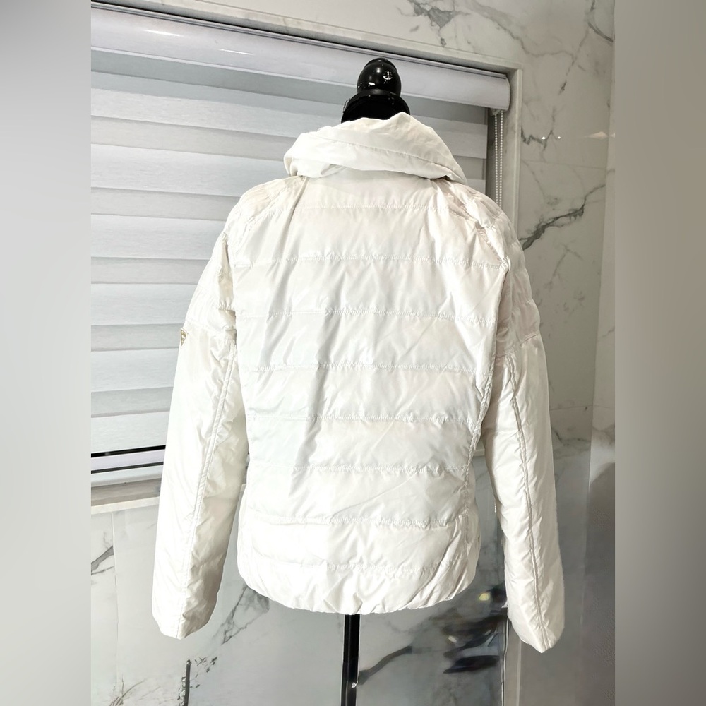 GUESS puffer jacket 💖 - Picture 2 of 15